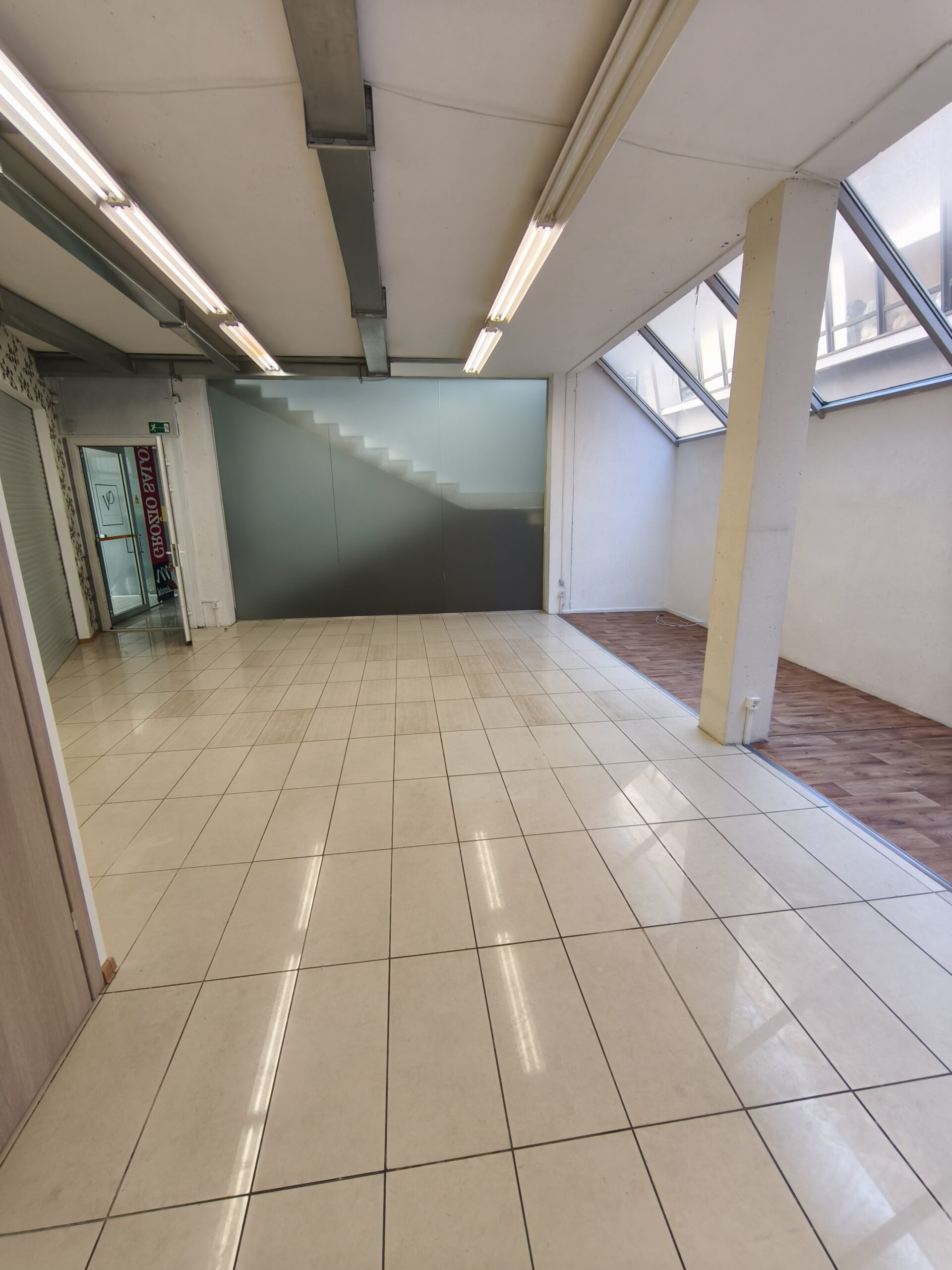 Išnuomojamos 110, 71, 49 kv.m. Patalpos Tiltų g. Klaipėdos senamiestyje