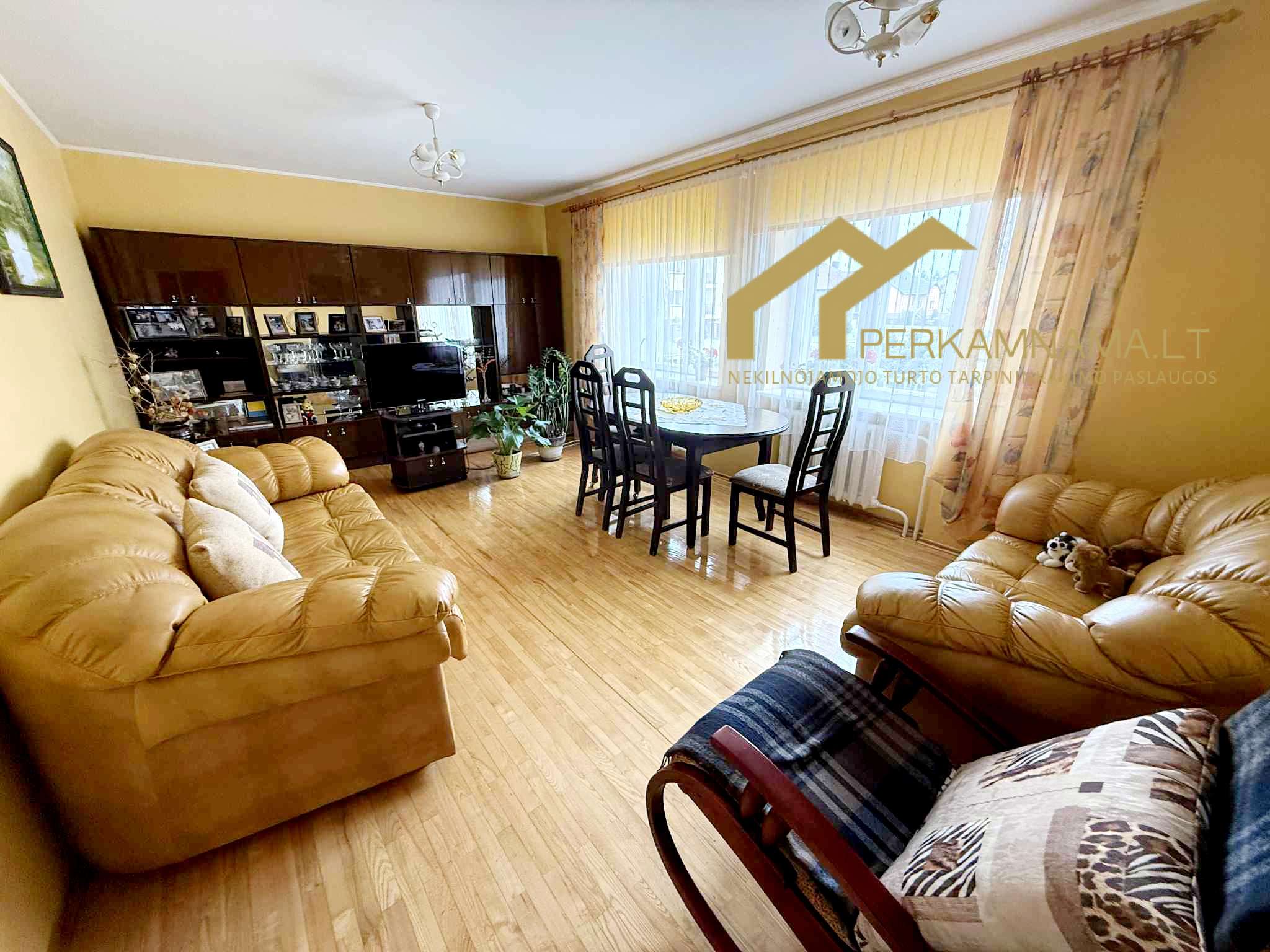 PARDUODAMAS PUSĖ NAMO SU 7 ARŲ SKLYPU GARGŽDUOSE