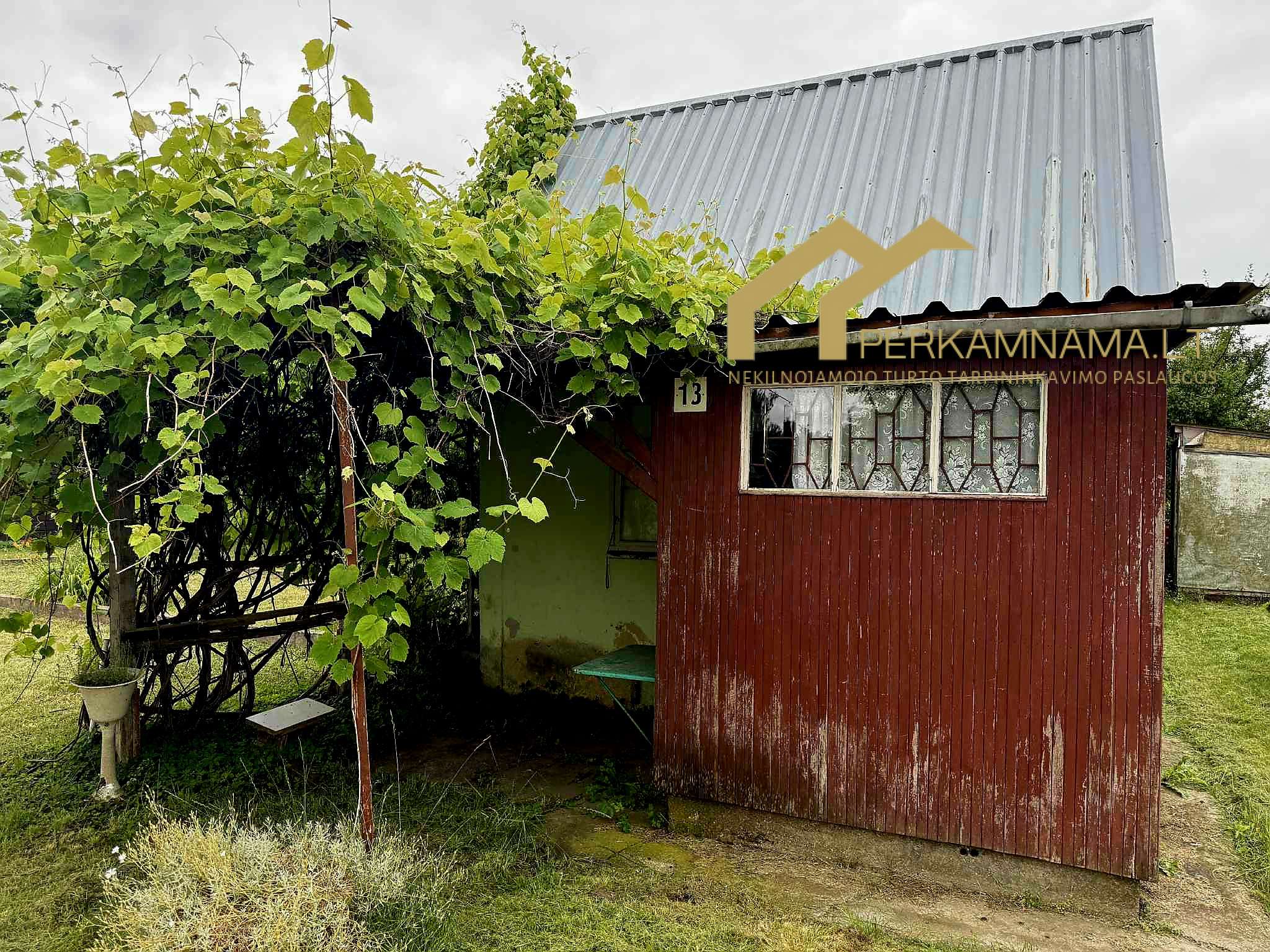 PARDUODAMAS 6 ARŲ SKLYPAS GUBOJOS SODUOSE