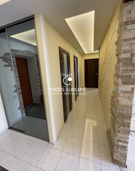 Parduodamas 3 kambarių butas