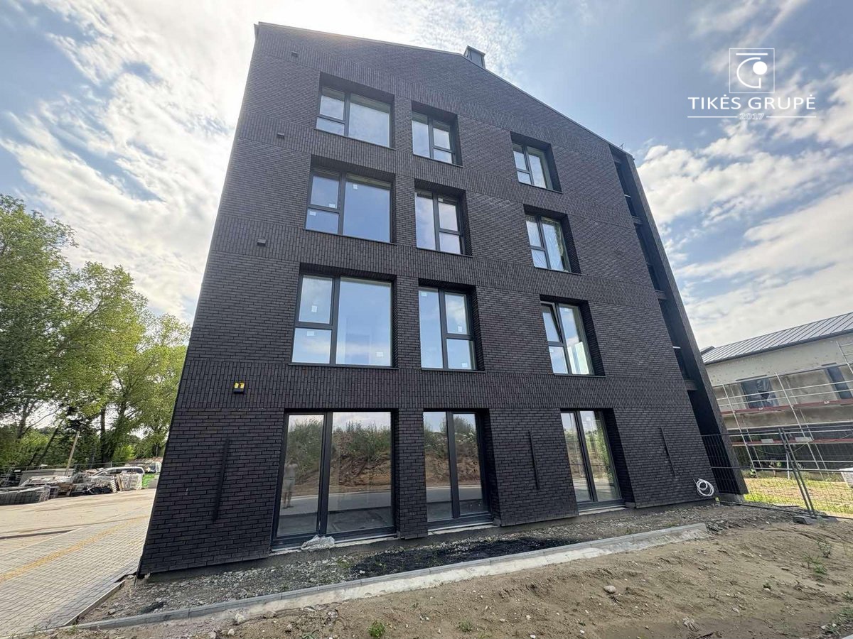 Parduodami naujos statybos name butai