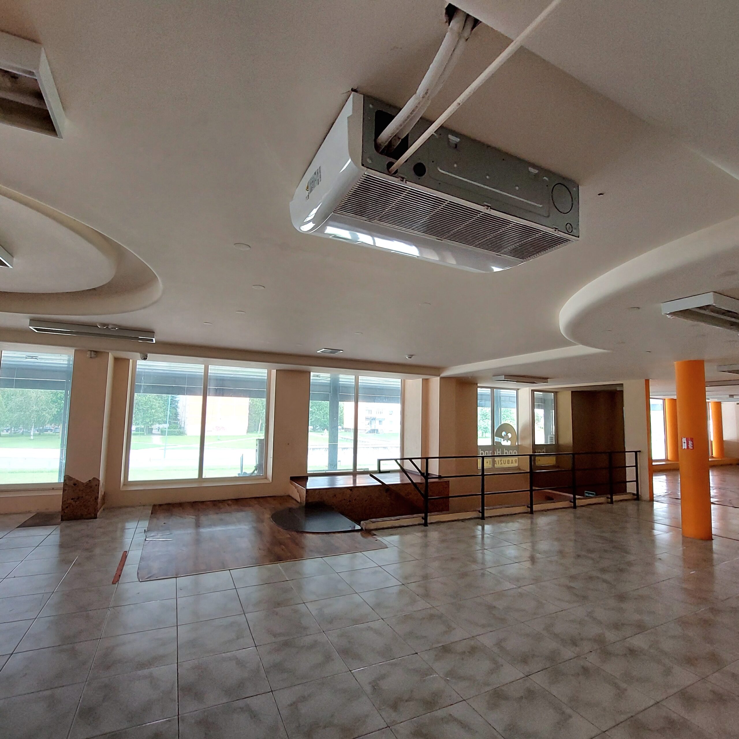 Išnuomojamos prekybinių patalpų dalis