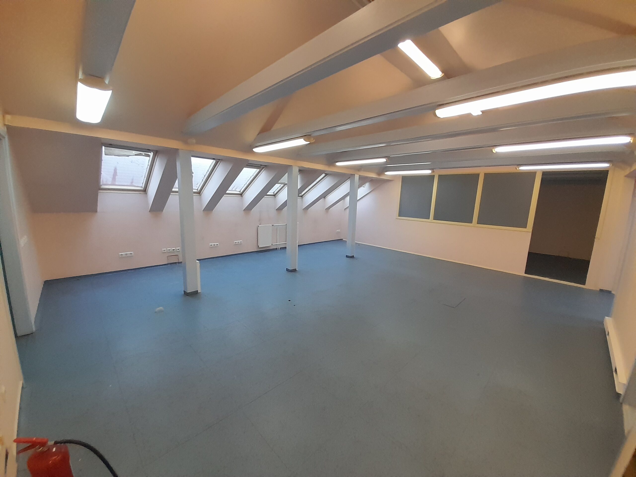 Išnuomojamos 80 kv.m. Patalpos centre Vytauto g. Tik už 600 eu/viskas įskaičiuota