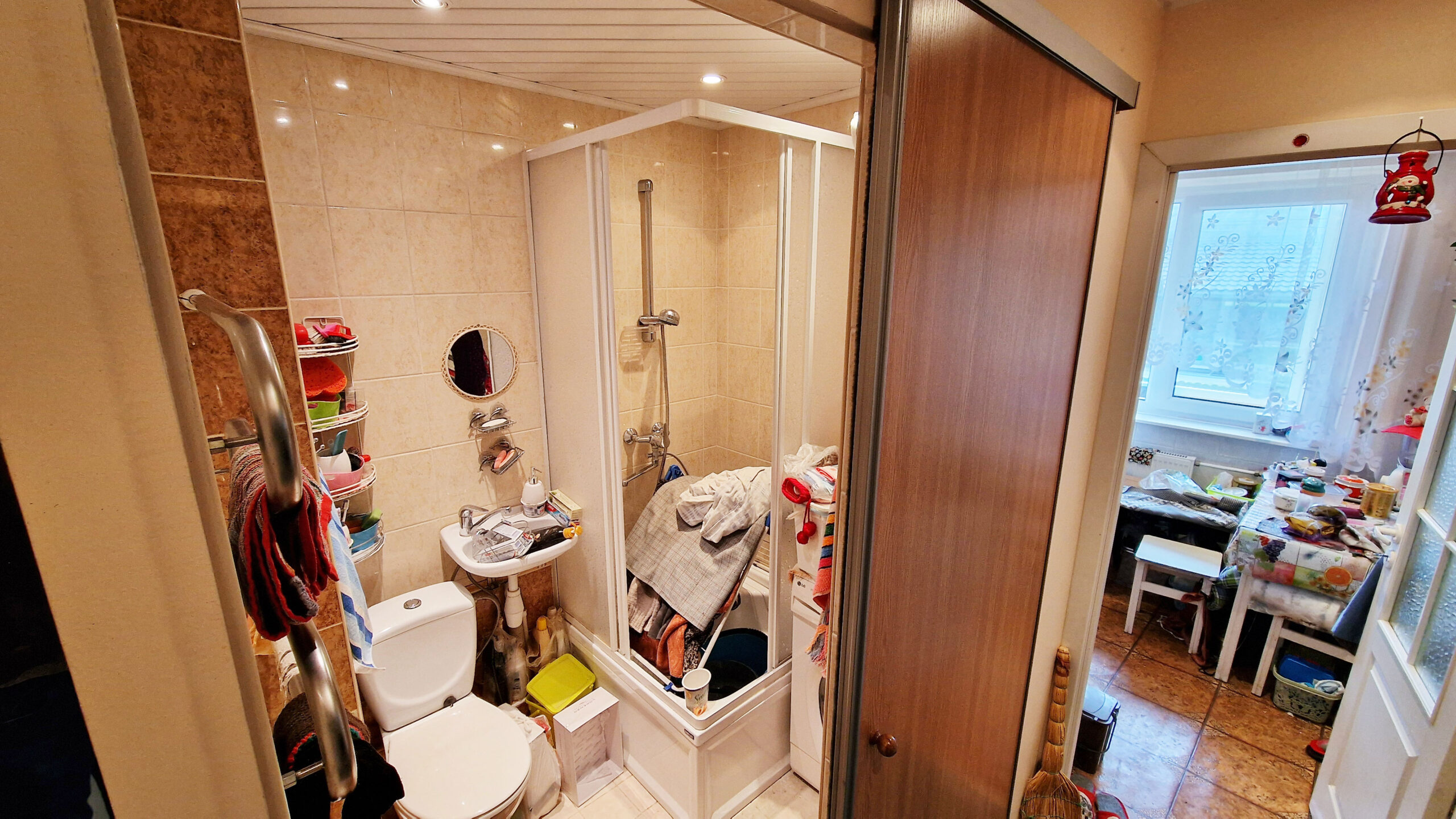 Parduodamas 1 kambario butas pirmame aukšte Panevėžyje, Basanavičiaus g. 66.