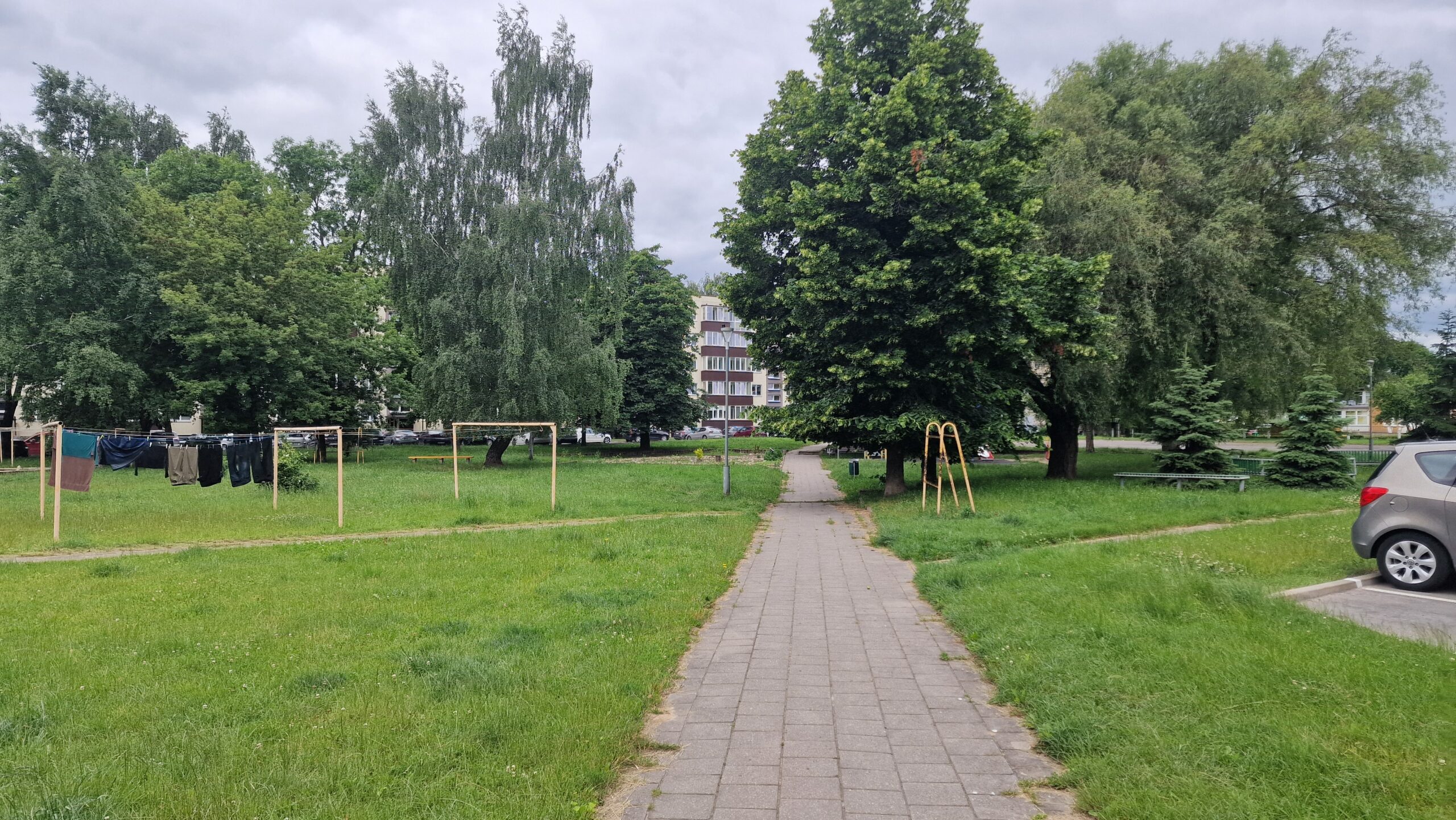 Parduodamas 1 kambario butas pirmame aukšte Panevėžyje, Basanavičiaus g. 66.