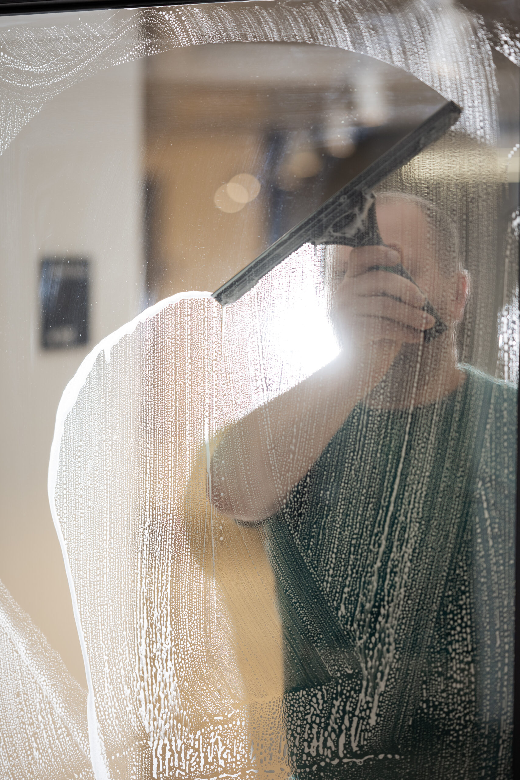 Valymo operatorius (-ė) spec. valymo darbų komandoje