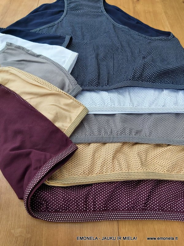 DIDELIŲ DYDŽIŲ KELNAITĖS su taškučiais