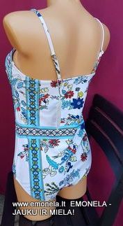 Maudymosi kostiumėlis su skraiste, kaina 20 Eur