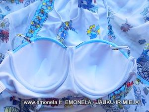 Maudymosi kostiumėlis su skraiste, kaina 20 Eur