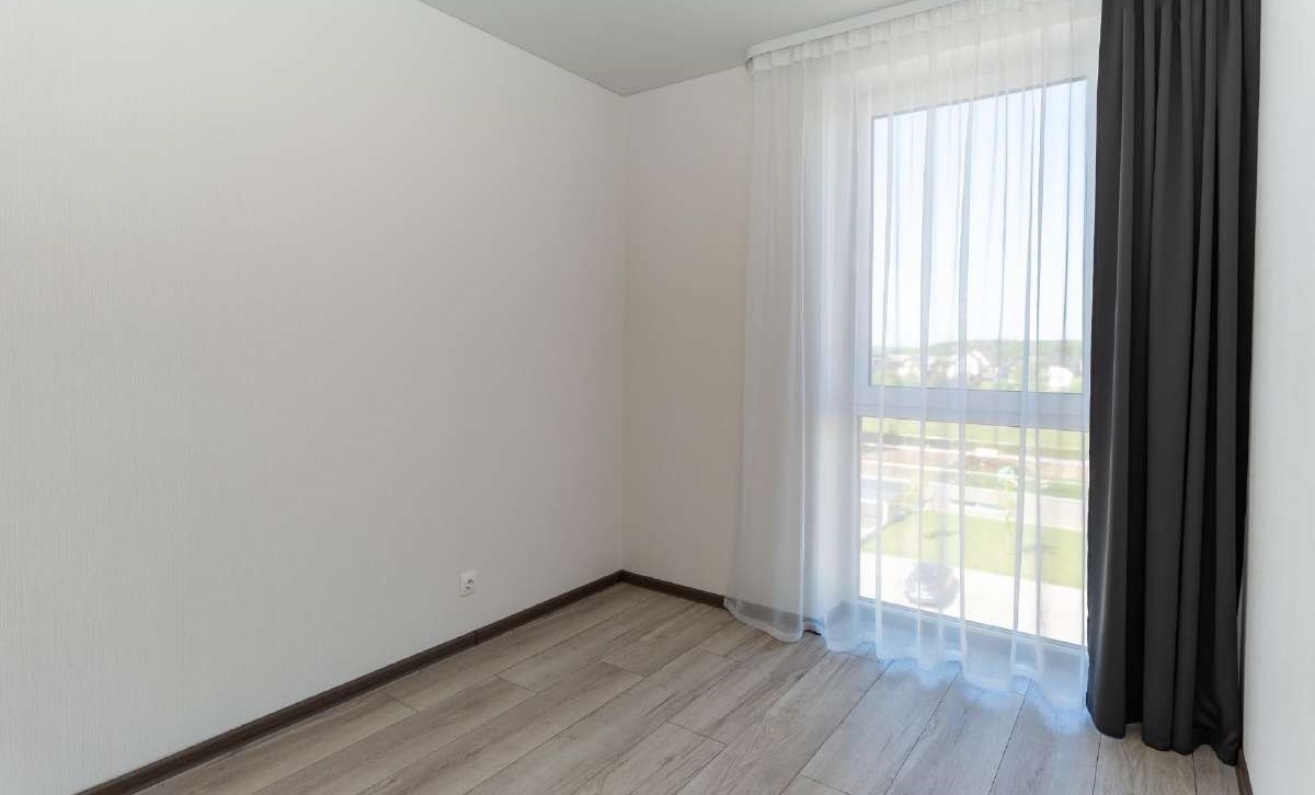 Gargzduose, parduodamas naujos statybos 3 kambarių butas su sandėliuku.