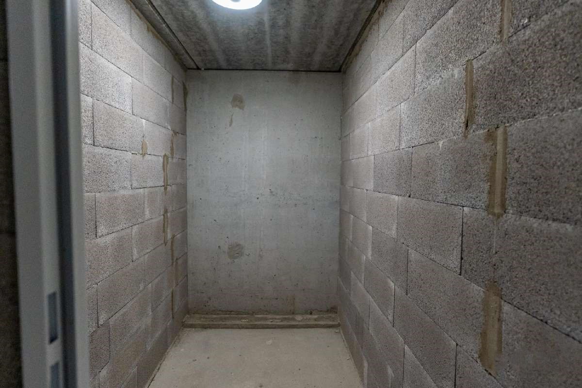 Gargzduose, parduodamas naujos statybos 3 kambarių butas su sandėliuku.