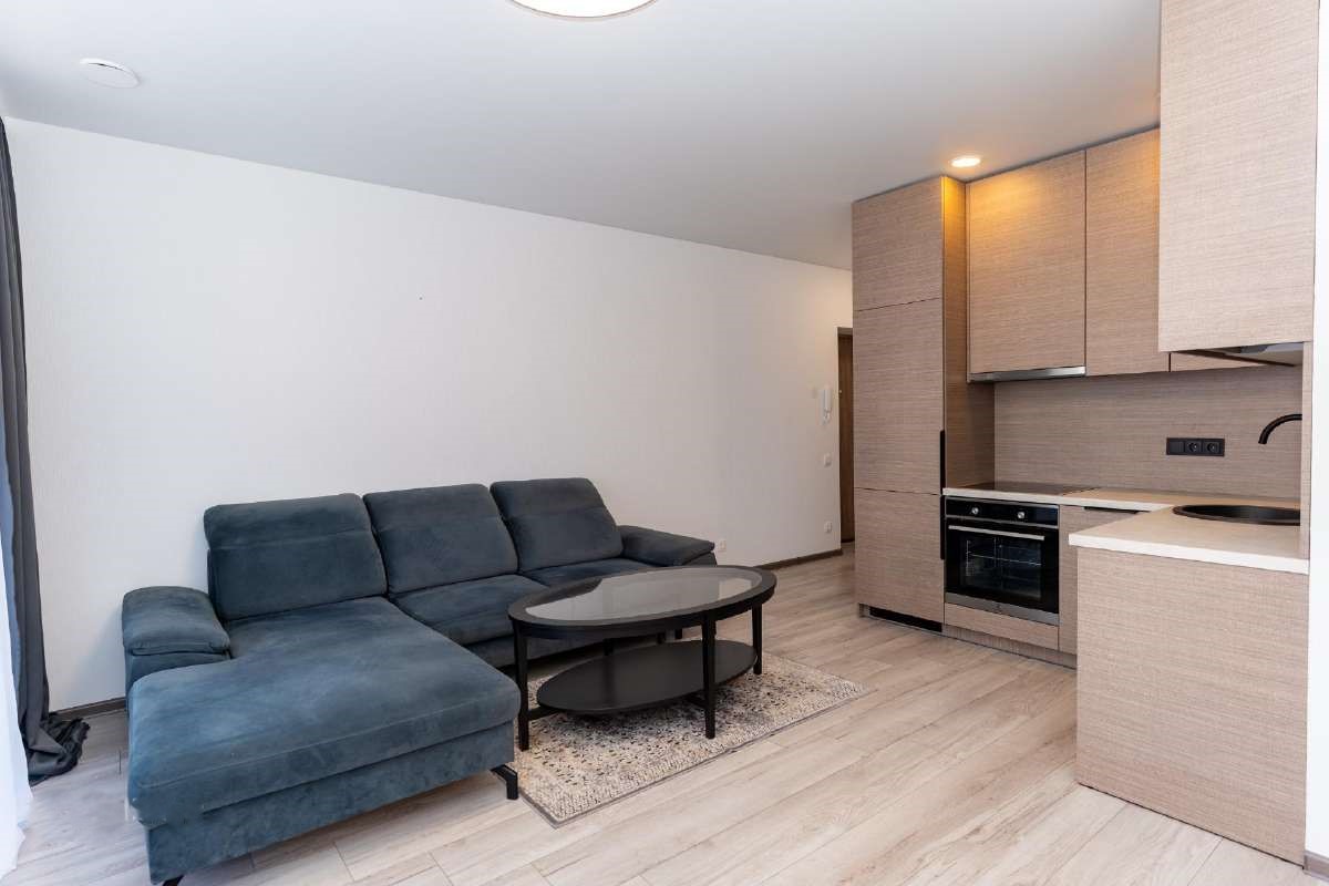 Gargzduose, parduodamas naujos statybos 3 kambarių butas su sandėliuku.