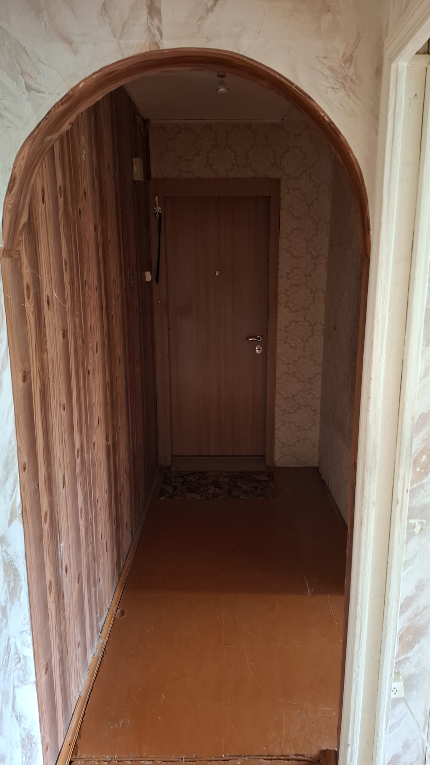 Parduodamas 2 kambarių butas.