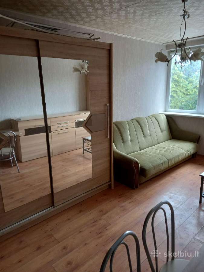 Parduodamas didysis kambarys bloke Debreceno g.