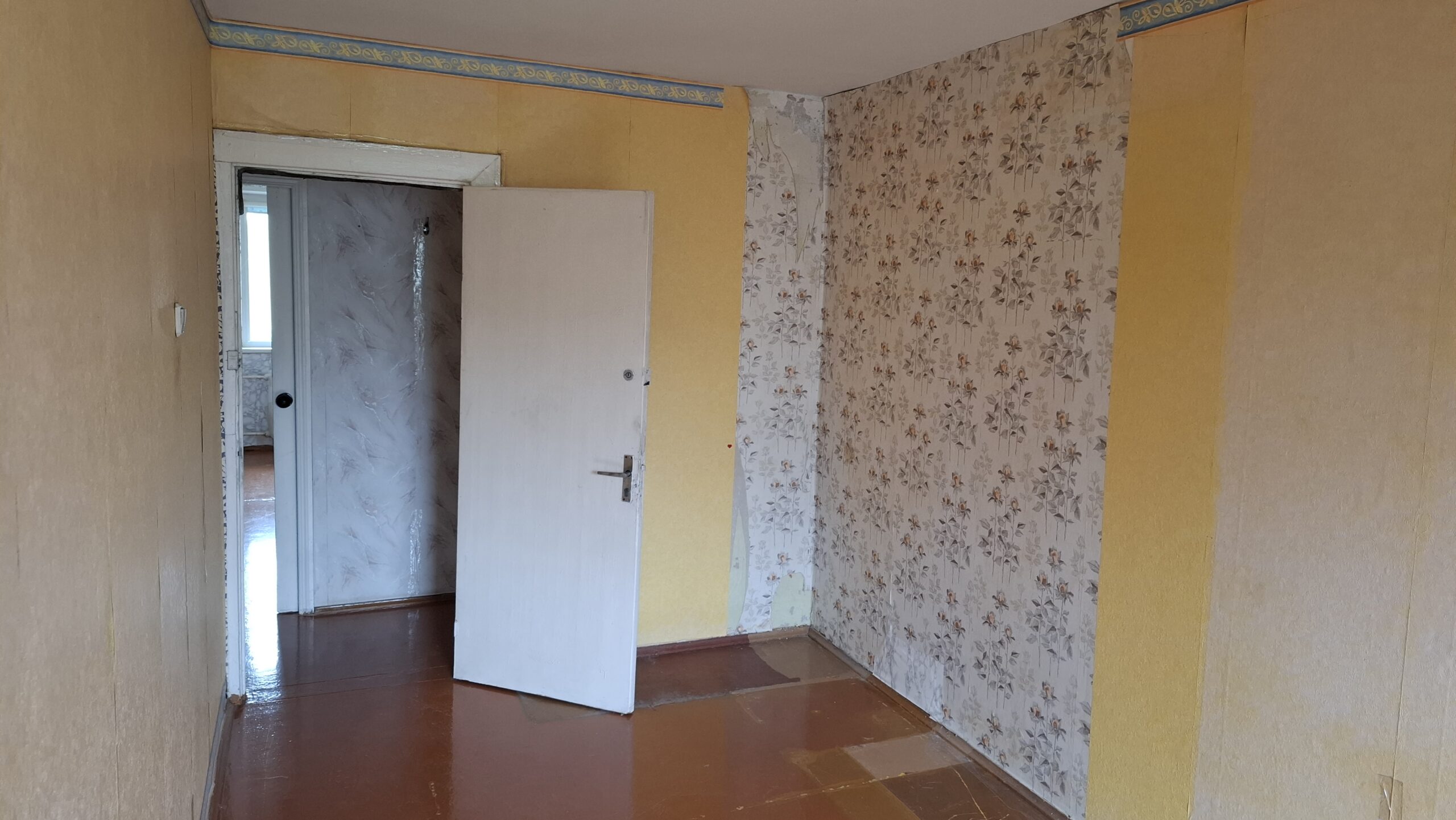 Parduodamas 2 kambarių butas.