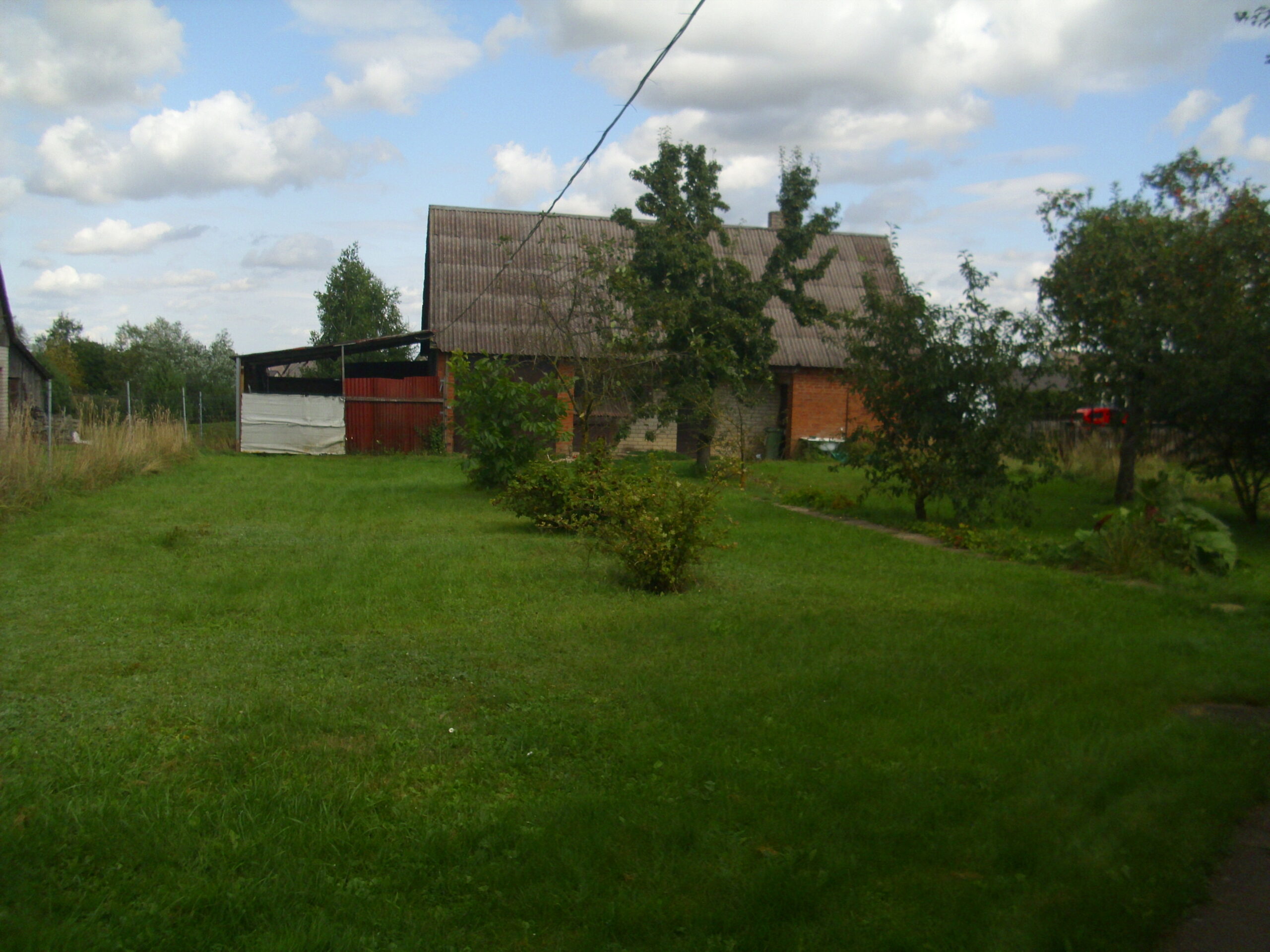 Parduodamas namas su 18 a sklypu. Žemė Ventos gamtos parke, netoli Ventos upės.