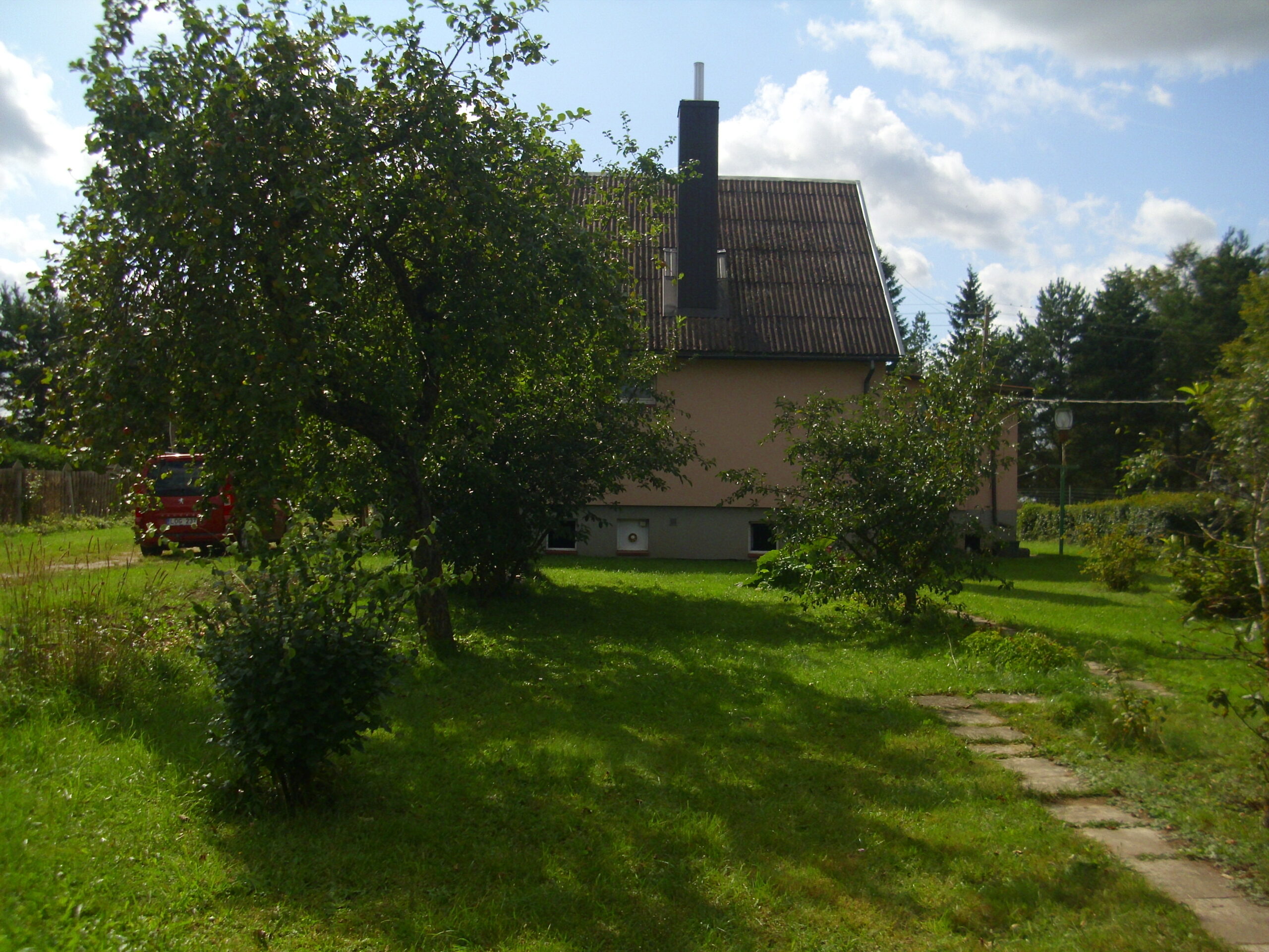 Parduodamas namas su 18 a sklypu. Žemė Ventos gamtos parke, netoli Ventos upės.