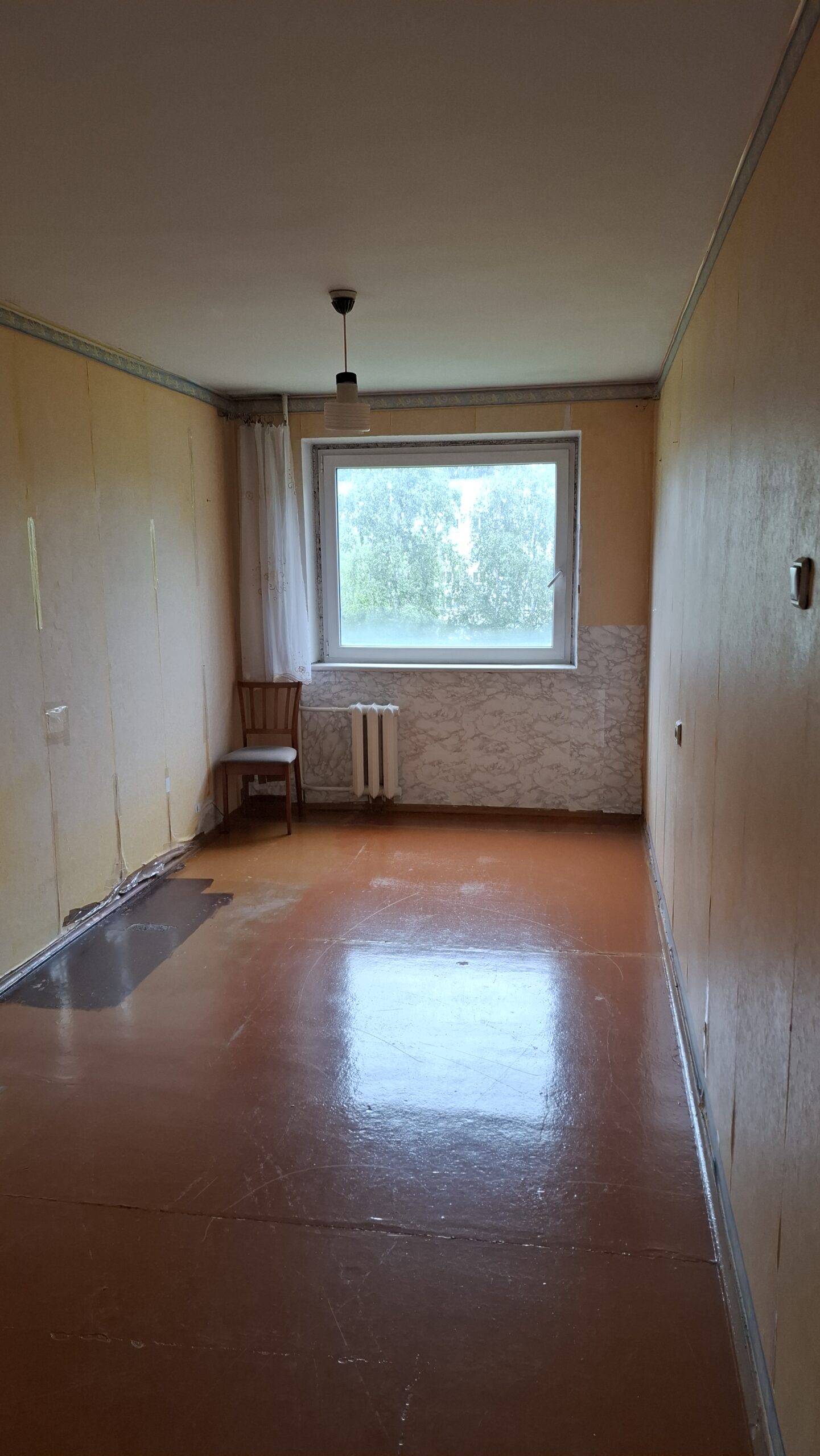 Parduodamas 2 kambarių butas.