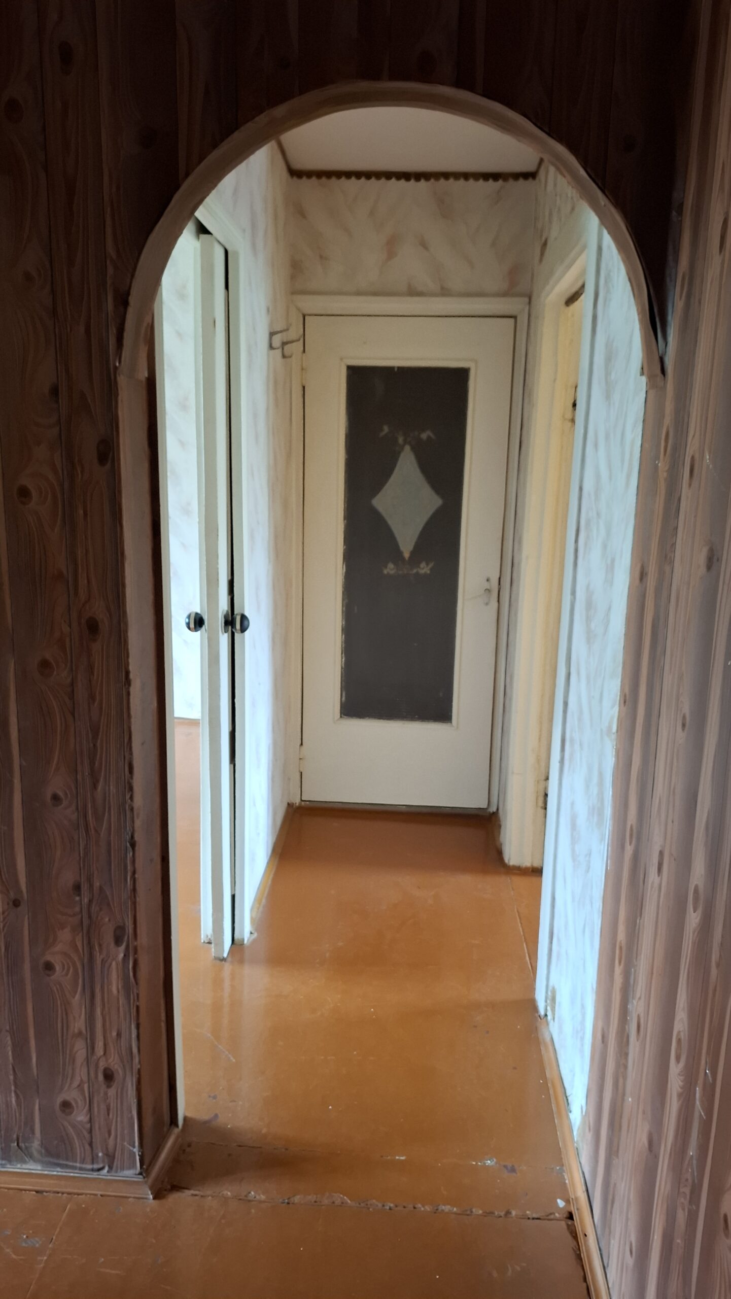 Parduodamas 2 kambarių butas.