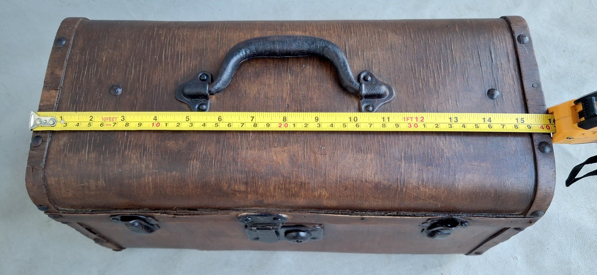 Unikalus XIX a. – tarpukario Daktaro lagaminėlis