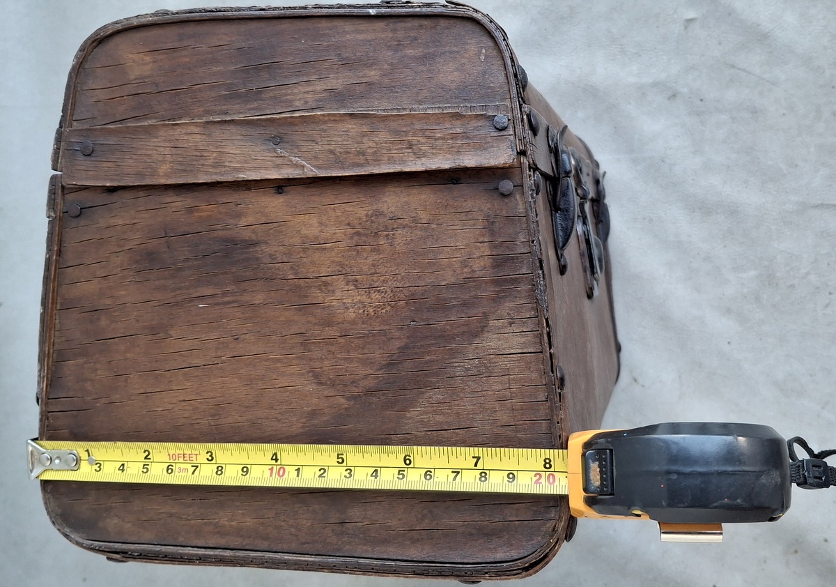 Unikalus XIX a. – tarpukario Daktaro lagaminėlis