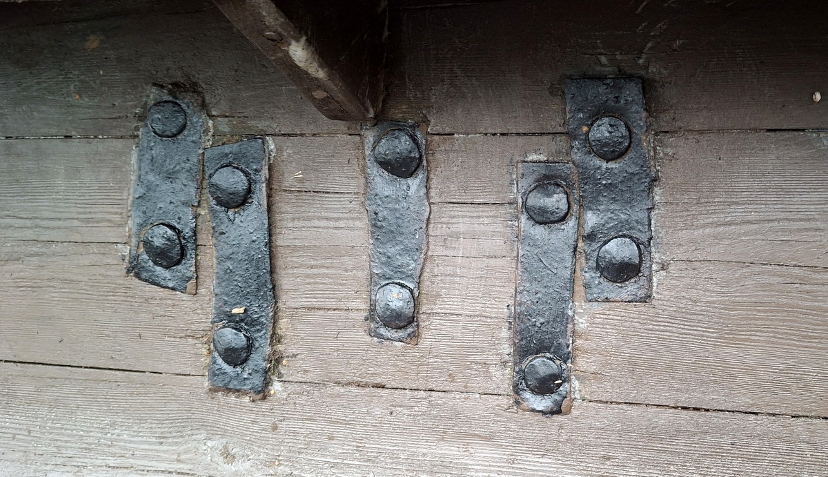 Antikvarinė Brička lineika – karieta be stogo