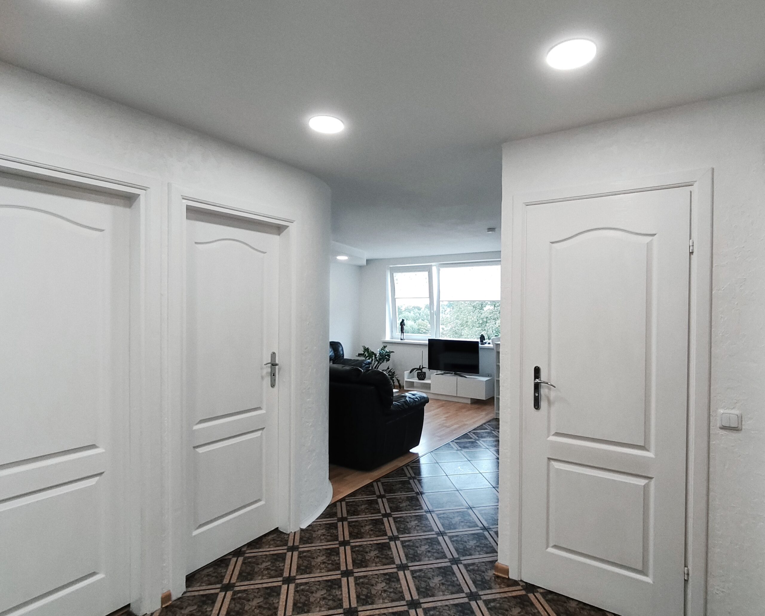 Parduodamas erdvus butas, Kalvarija.