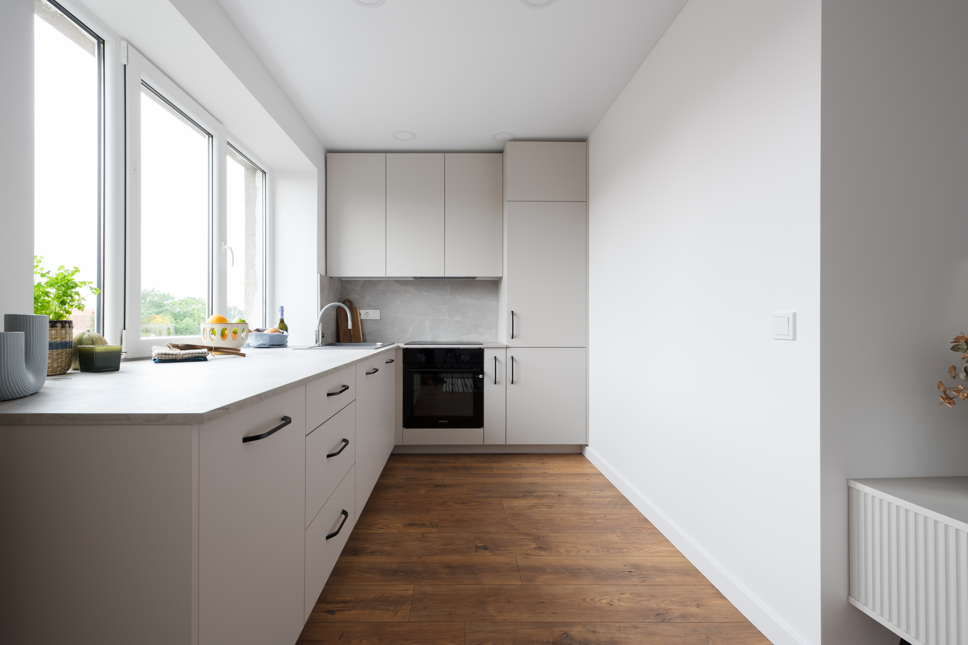 Miesto centre parduodamas dėmesio vertas 2 kambarių butas