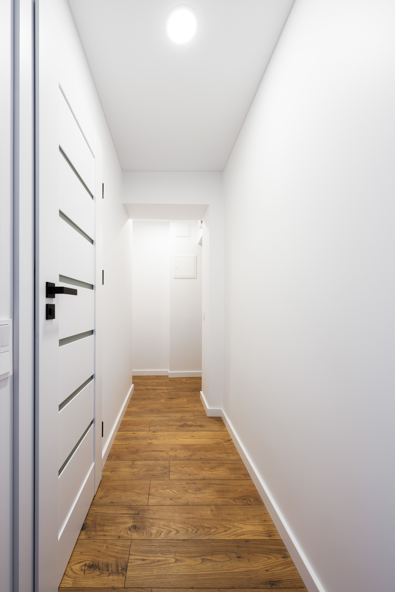 Miesto centre parduodamas dėmesio vertas 2 kambarių butas