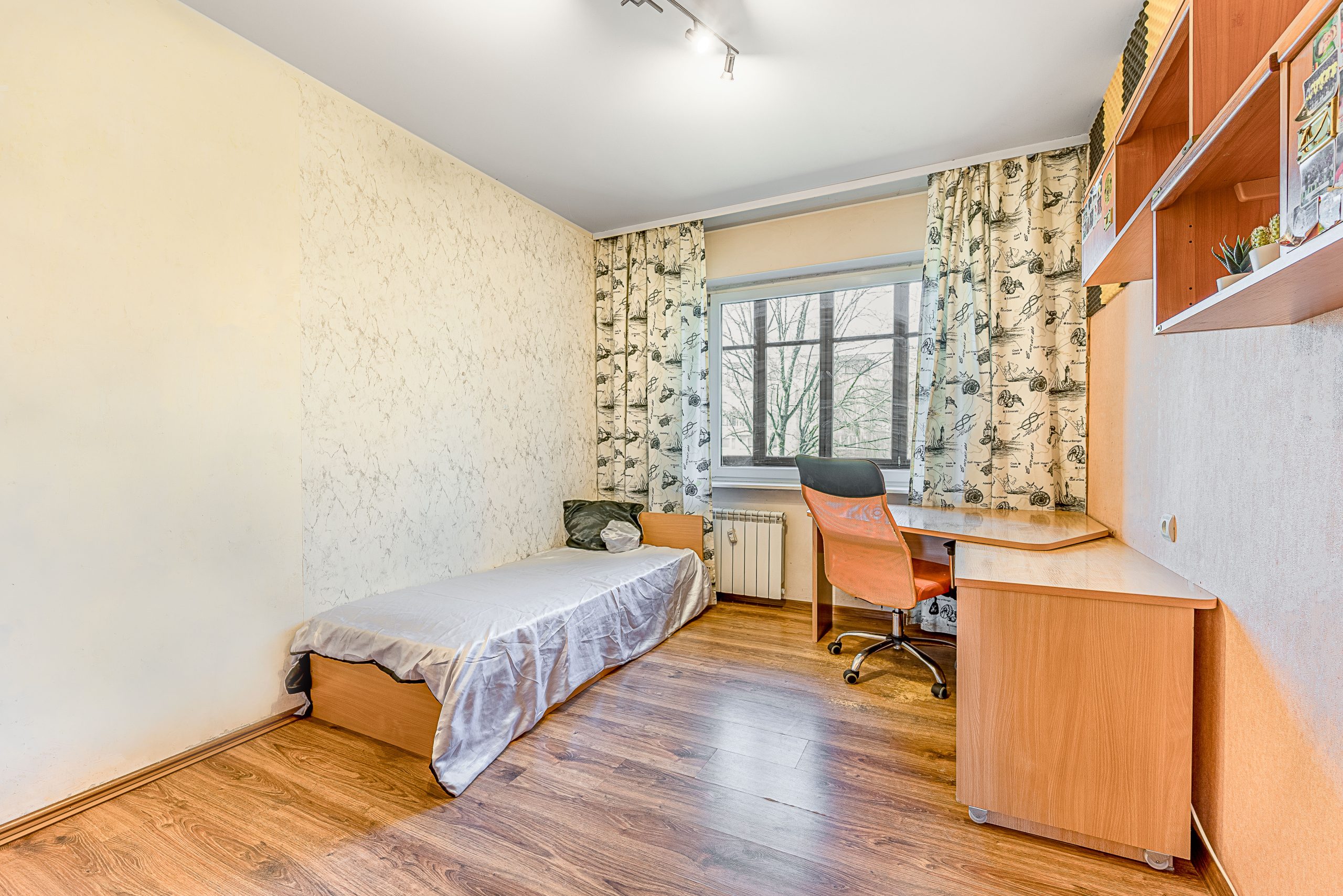 PARDUOTAS: 3 kambarių butas Grigiškių centre