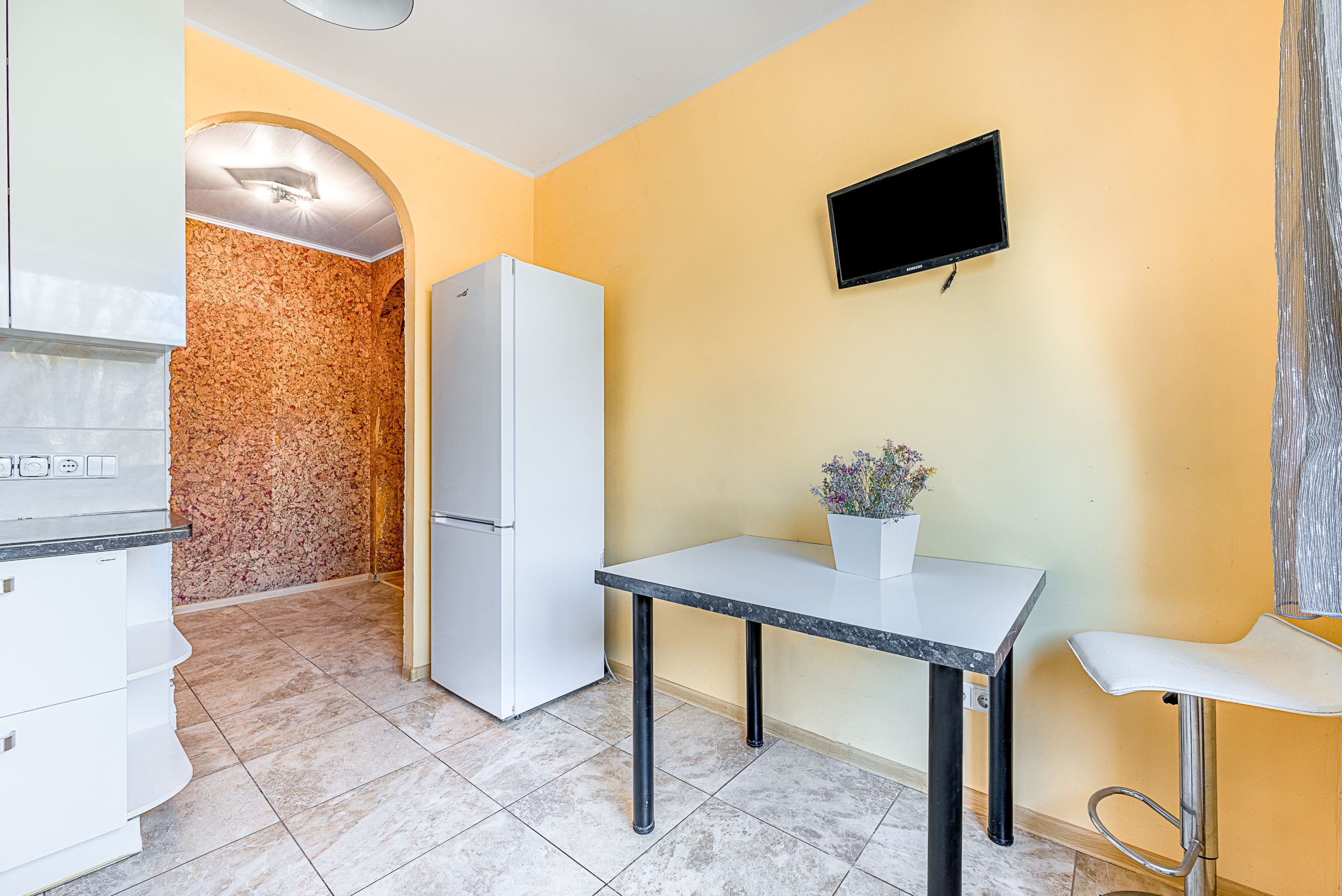 PARDUOTAS: 3 kambarių butas Grigiškių centre