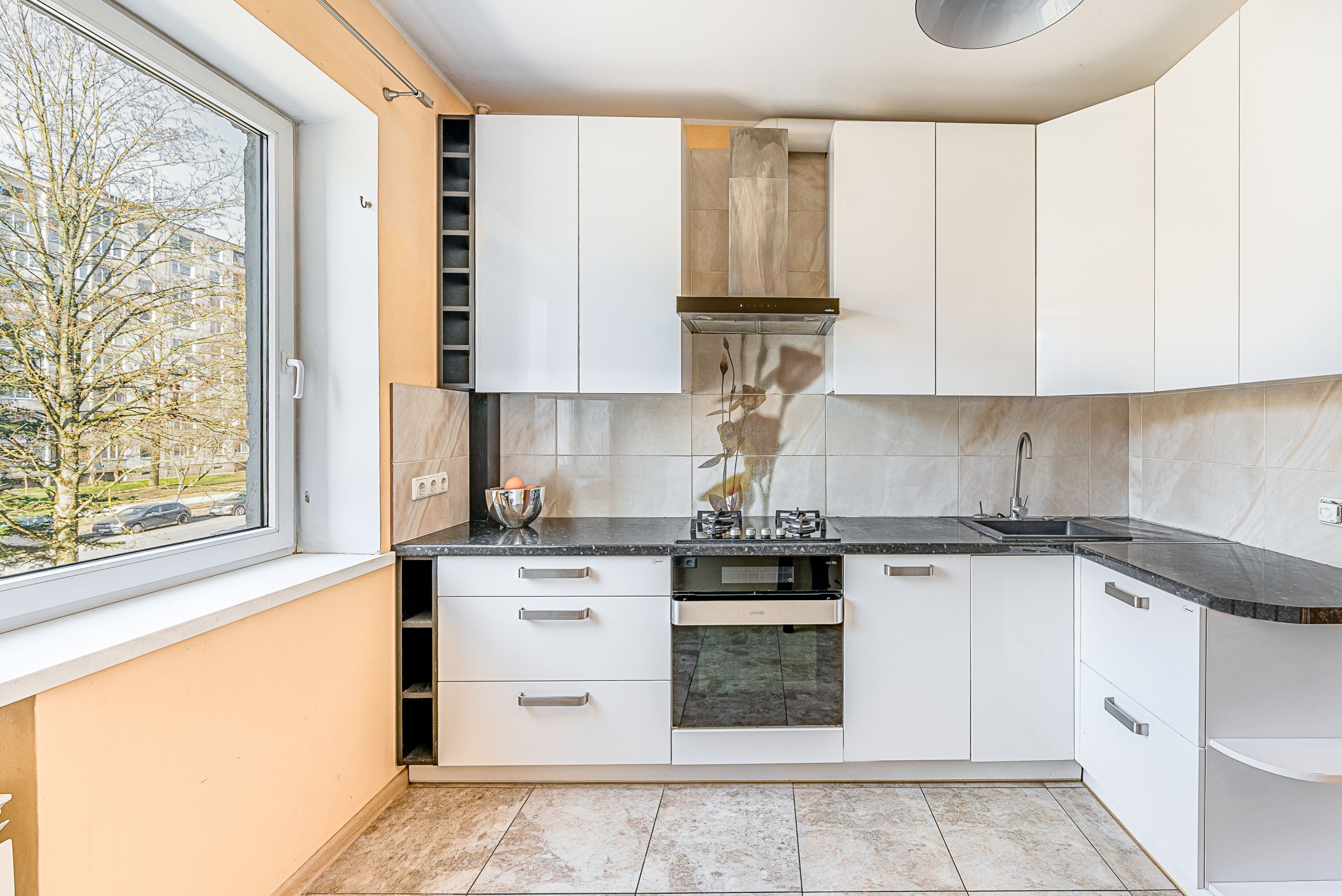 PARDUOTAS: 3 kambarių butas Grigiškių centre