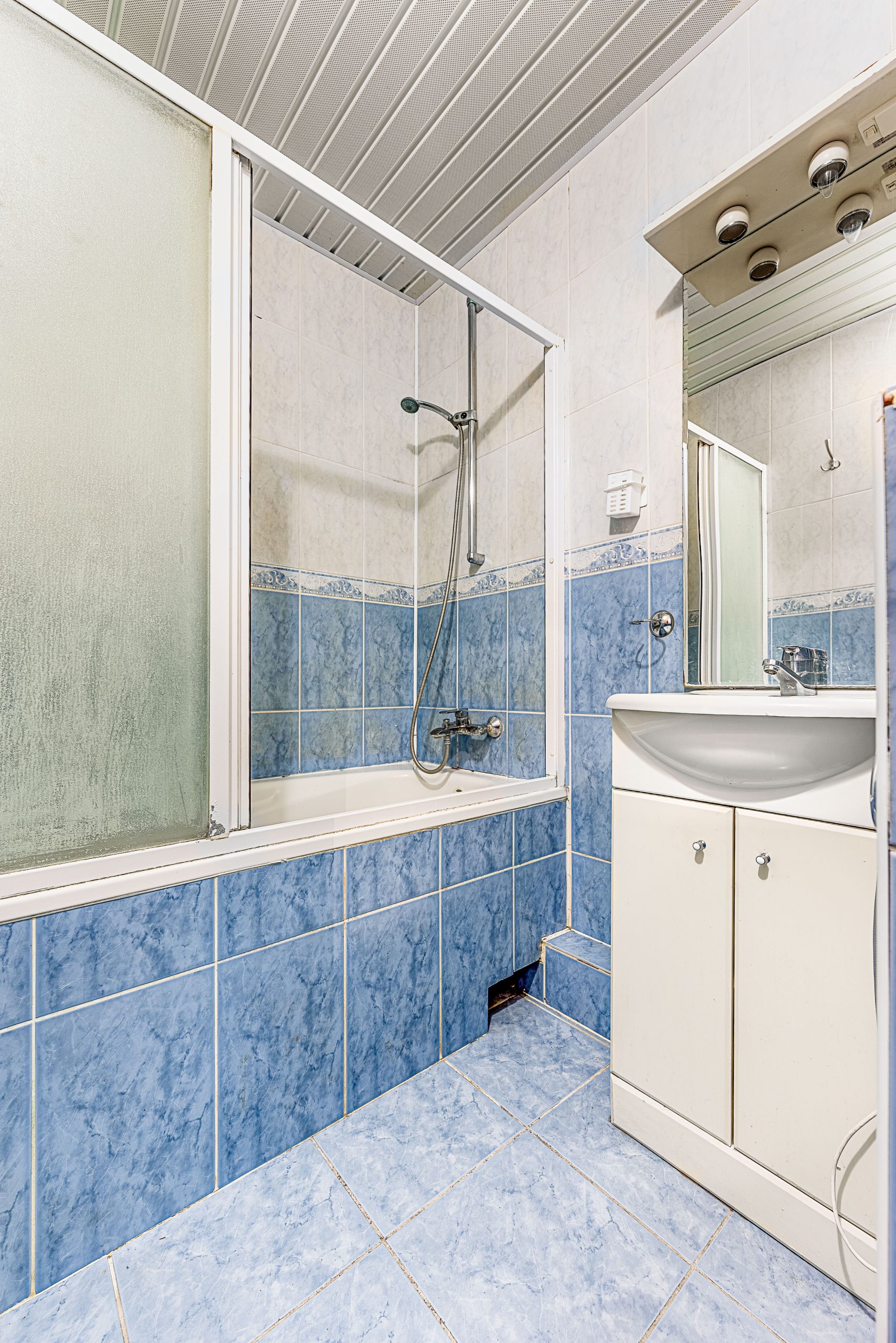 PARDUOTAS: 3 kambarių butas Grigiškių centre