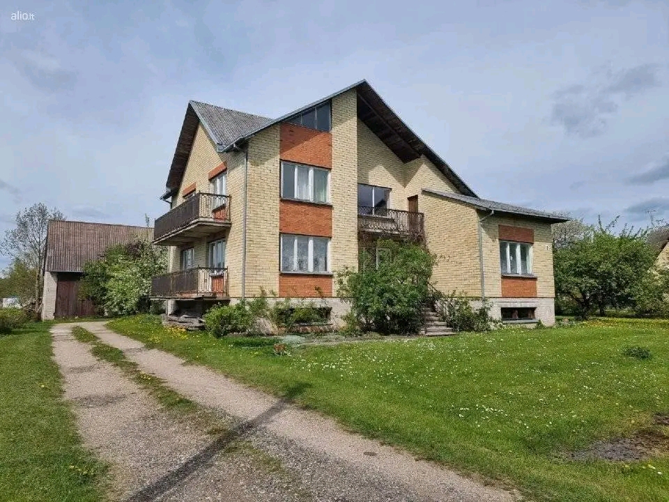 Parduodamas erdvus namas Panevėžio raj. Paliuniskio-km