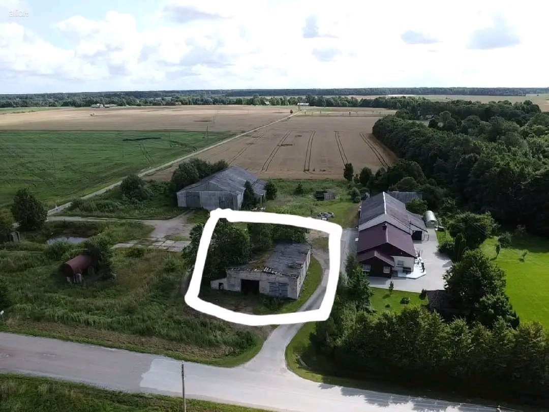 Parduodamos patalpos Kretingos raj. Darbėnų sen. Vaineikiu km. Galima išsimokėtinai.