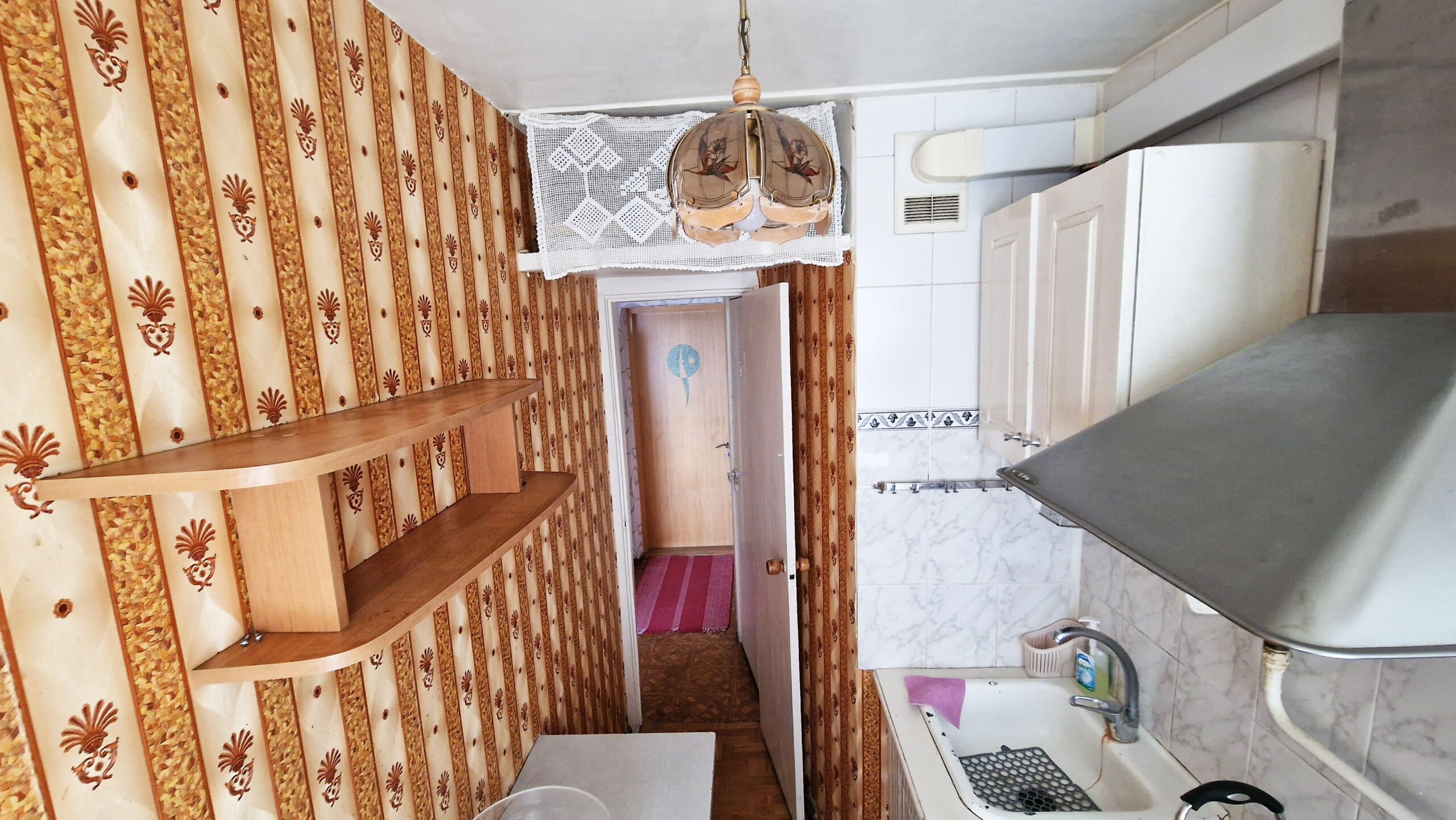 Parduodamas 1 kambario butas penktame aukšte, Panevėžyje.