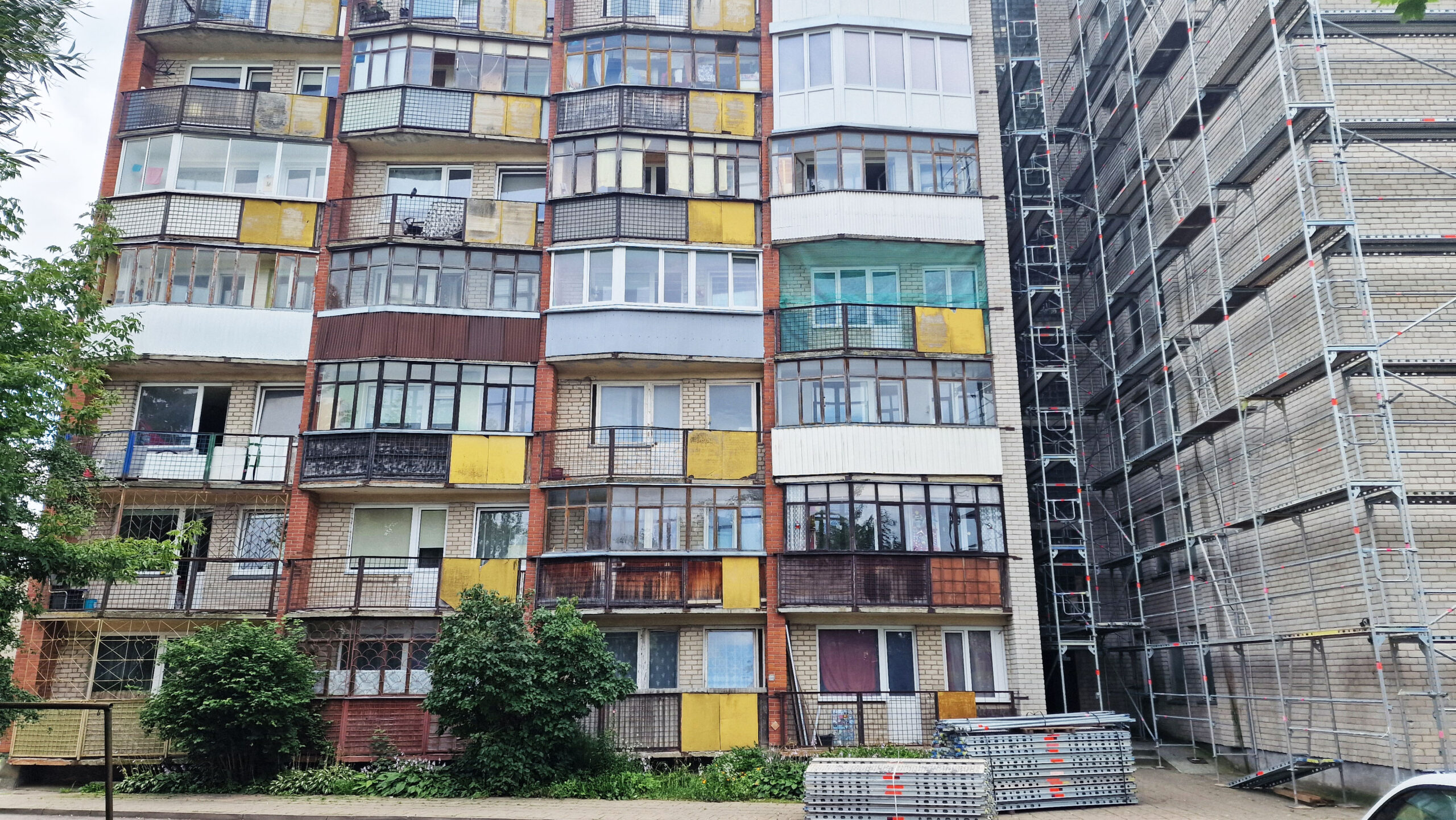 Parduodamas 1 kambario butas penktame aukšte, Panevėžyje.