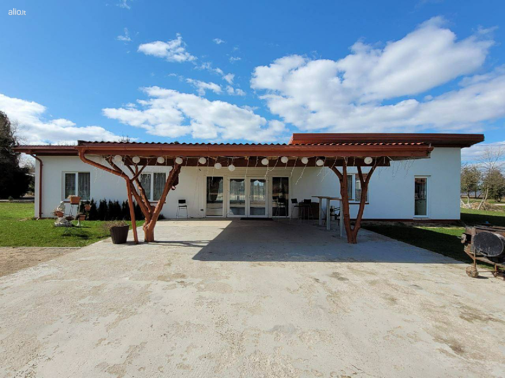 Parduodama unikali sodyba šalia Rėkyvos ež. Šiauliuose. 2022m..