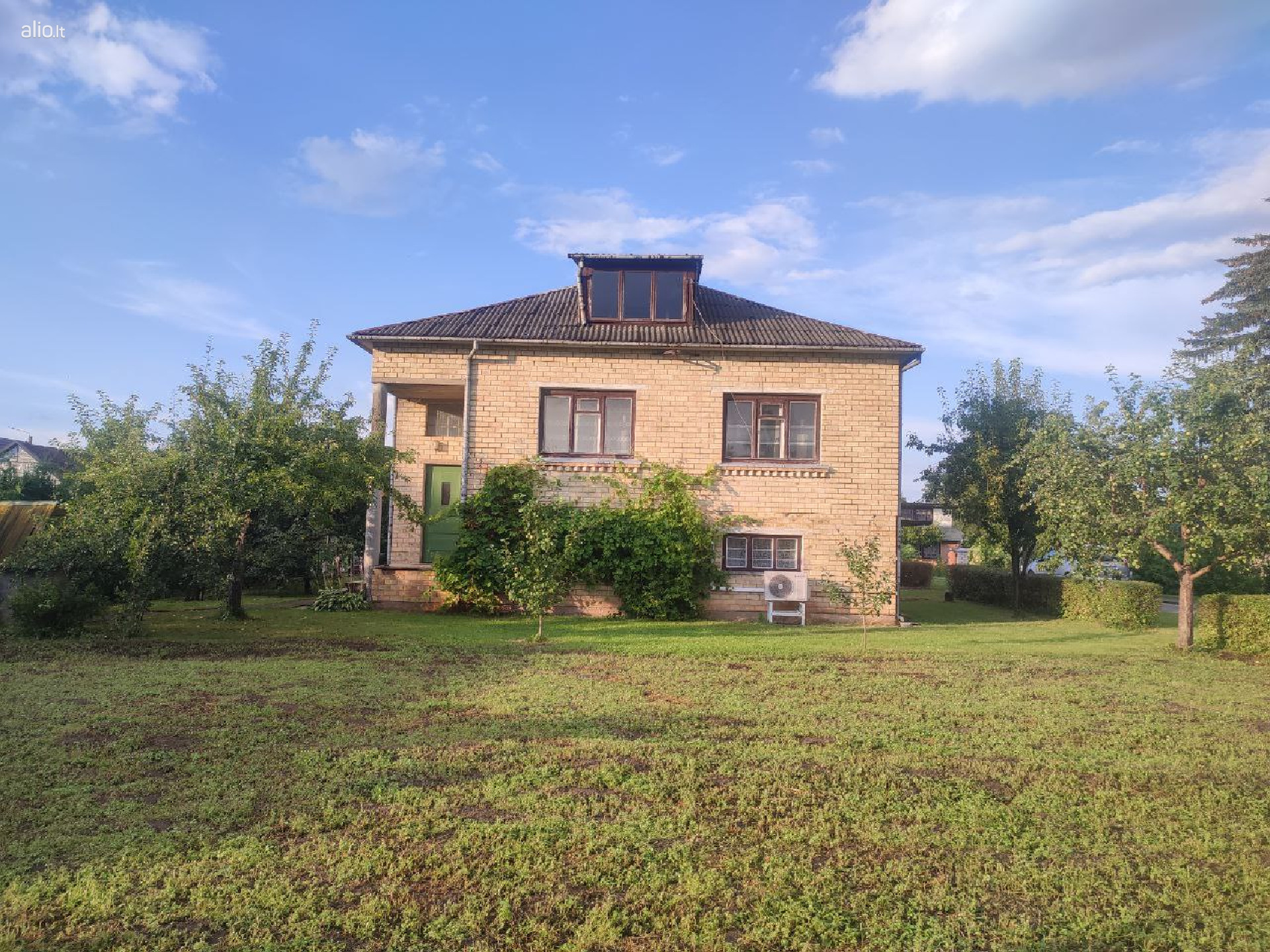 Parduodamas tvarkingas namas Joniškyje