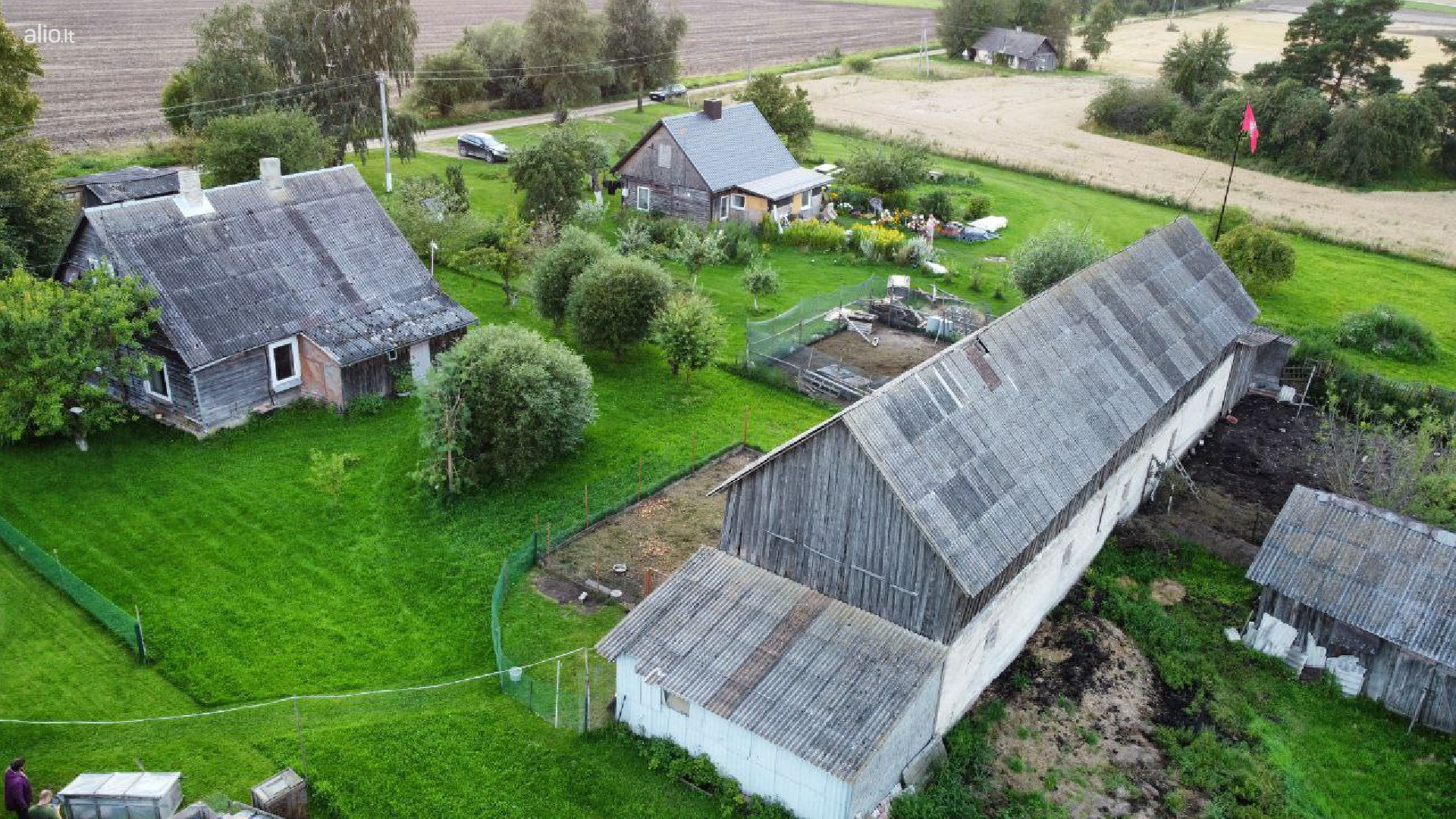 Parduodama sodyba su ūkiu ir sklypu Pakruojo raj. Mediniskiu km, galima išsimokėtinai.