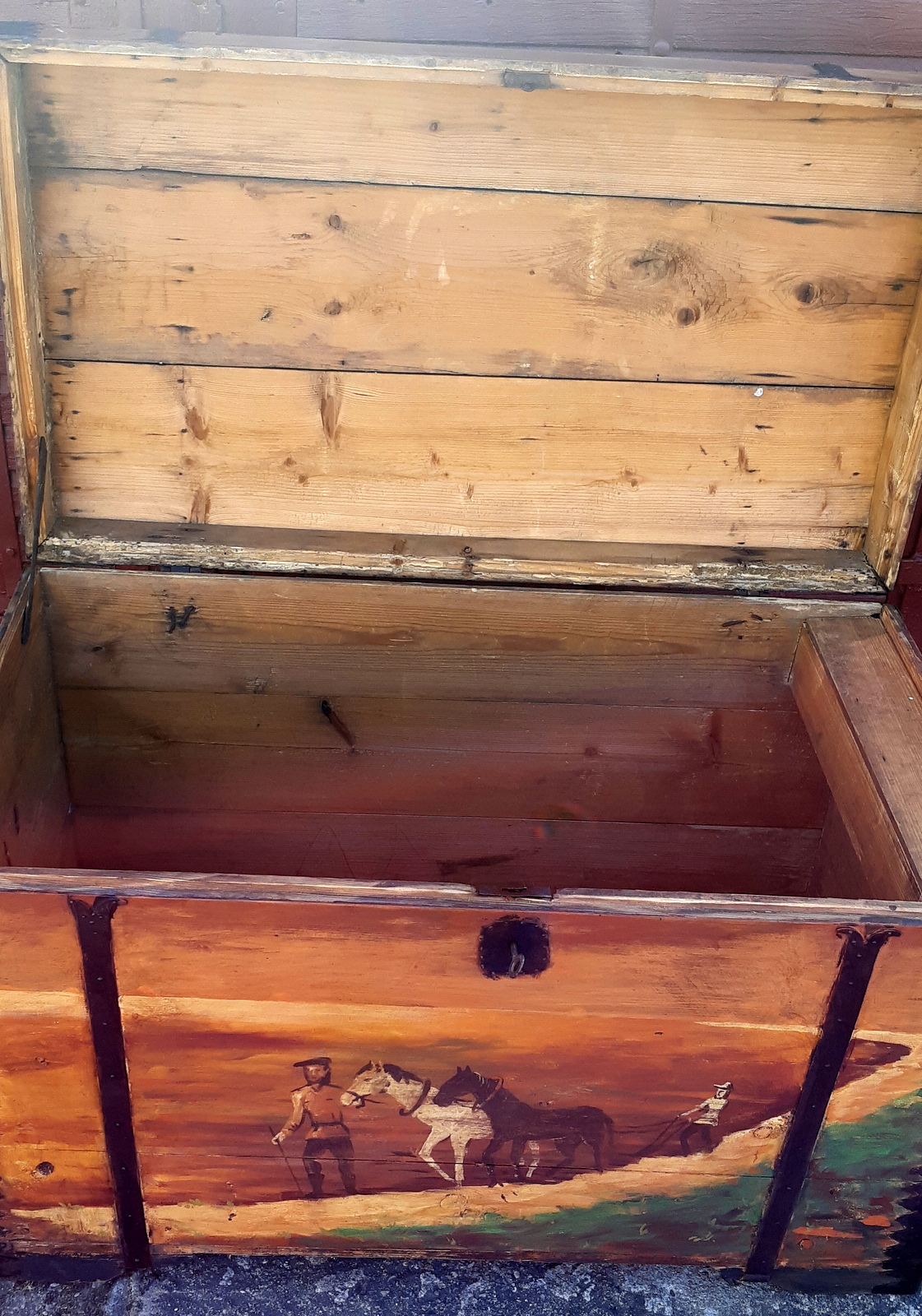 Senovinė meniška Kraičių Skrynia