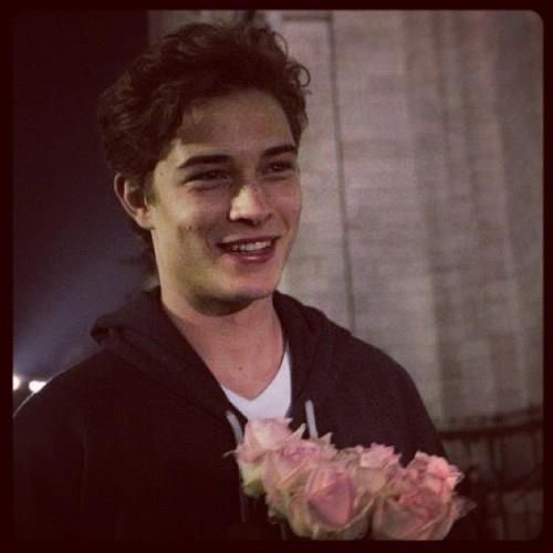 Vaikinas Ieško merginos, 18-21 metų.