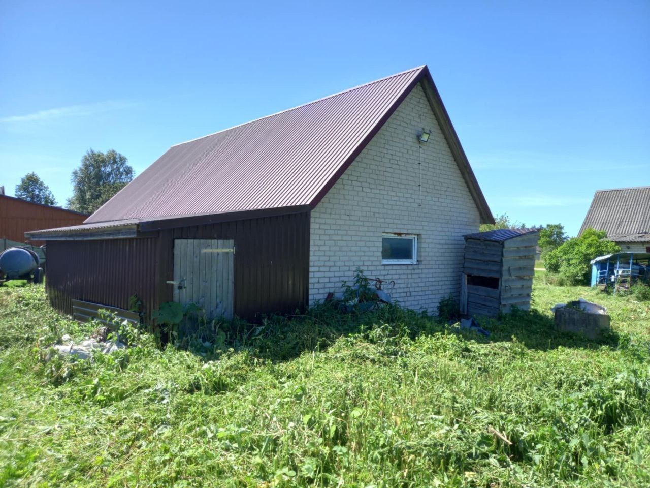 Parduodamas 14,69 arų sklypas su pastatais