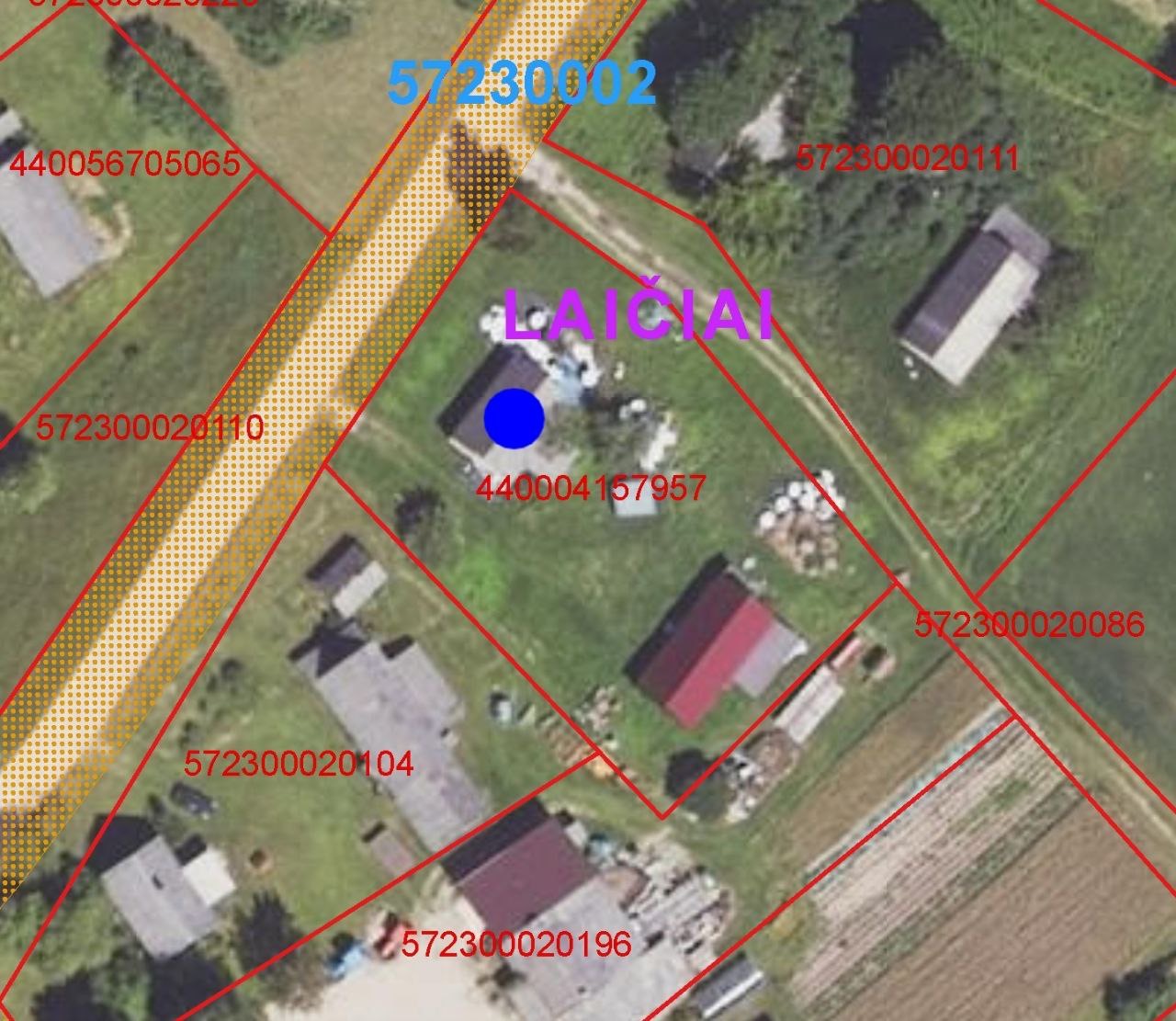 Parduodamas 14,69 arų sklypas su pastatais