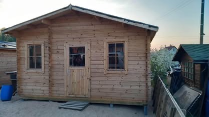 Sodas MANO VASARA, medinis namelis ir garazas