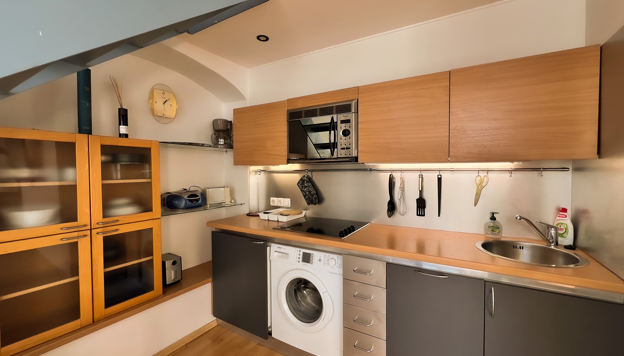 Išnuomojamas 2 kambarių butas Vilniuje, Senamiestyje, Aušros Vartų g.