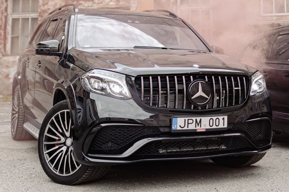 Prabangių automobilių nuoma su vairuotoju visoje Lietuvoje