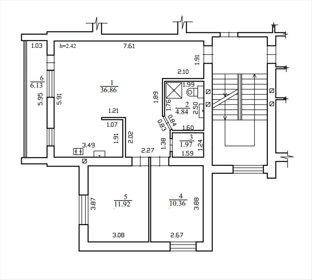 Parduodamas puikiai įrengtas, perplanuotas 3 kambarių butas 3 aukšte, Panevėžyje.