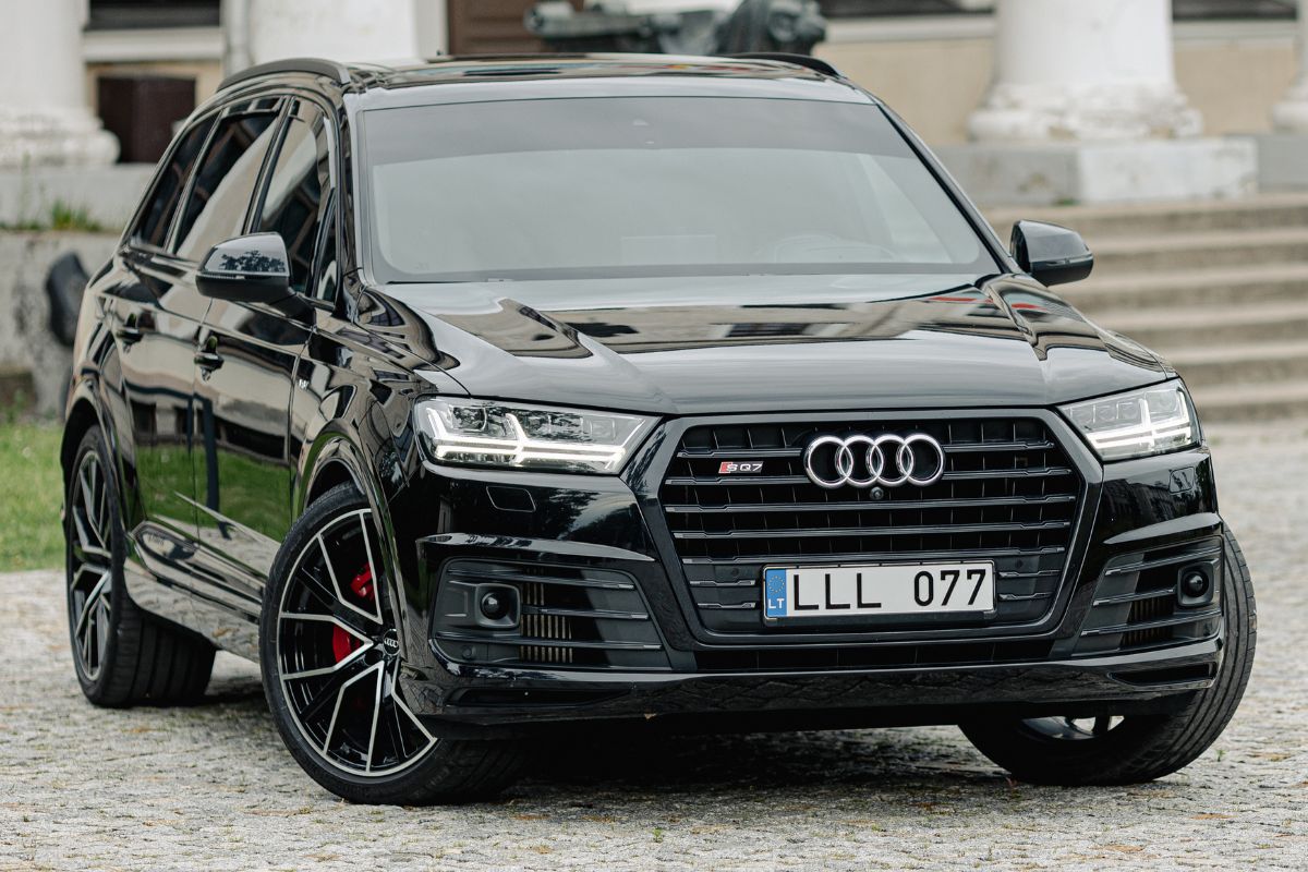 Prabangių automobilių nuoma su vairuotoju visoje Lietuvoje