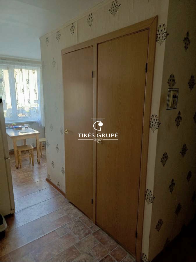 PARDUODAMAS 4 KAMBARIŲ BUTAS